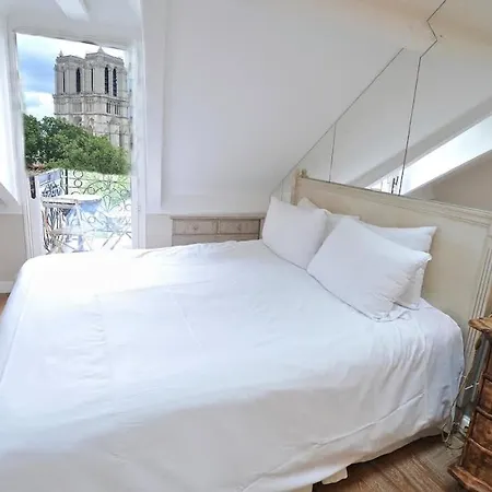 A Duplex In The Sky Apartment *